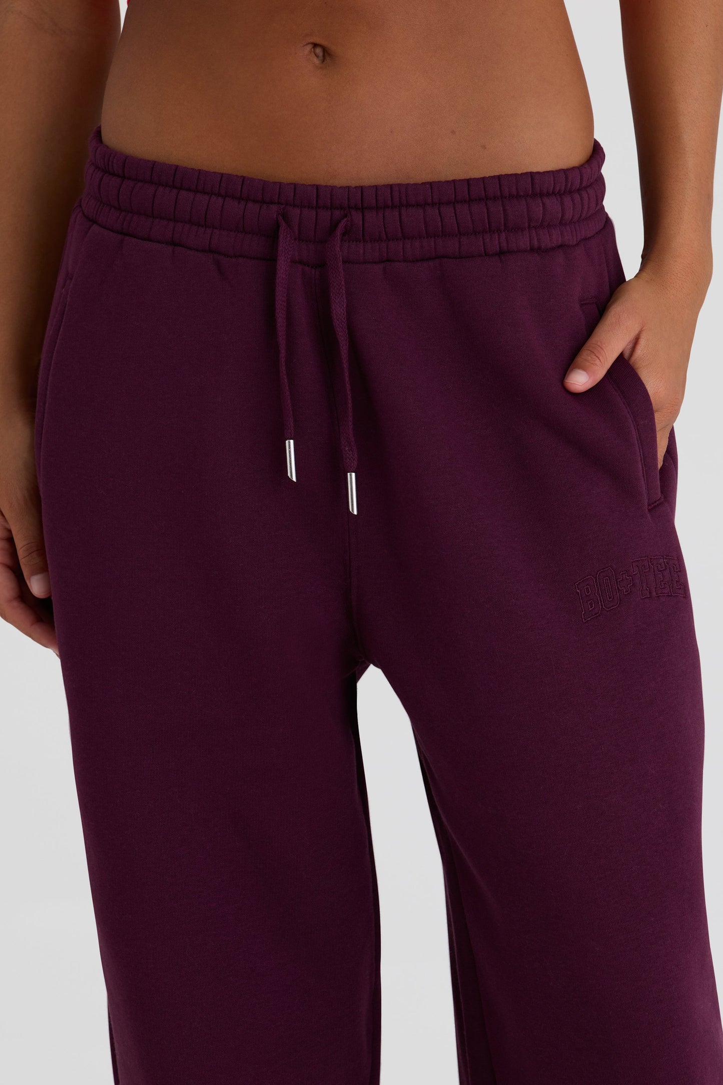 Brushed Cotton Jersey Mid-Rise Relaxed Joggers in Burgundy