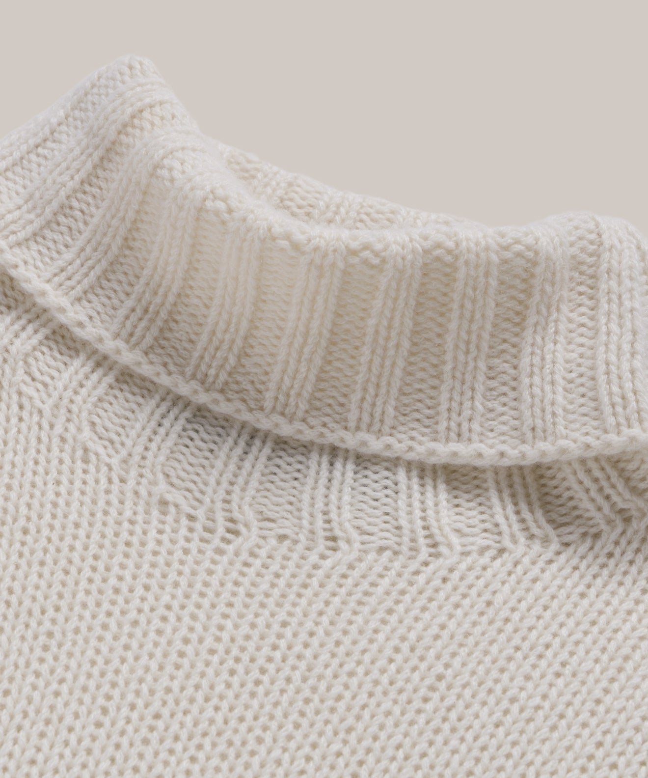 Cashmere Jet Turtleneck