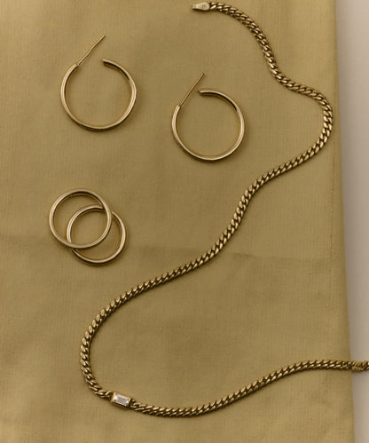 Medium Eloise Hoops