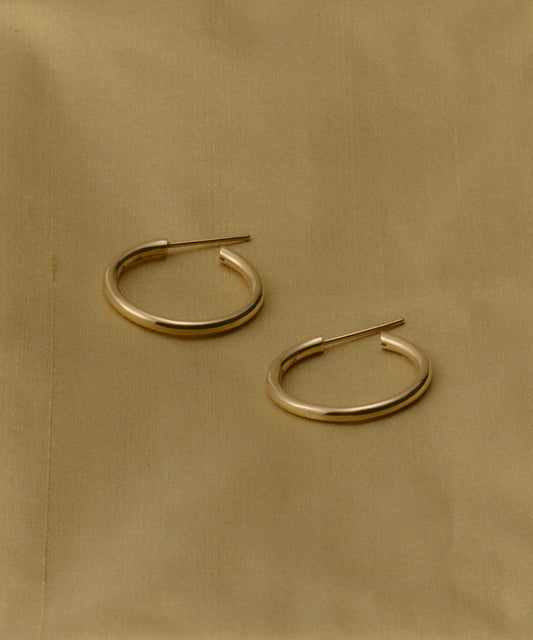 Medium Eloise Hoops