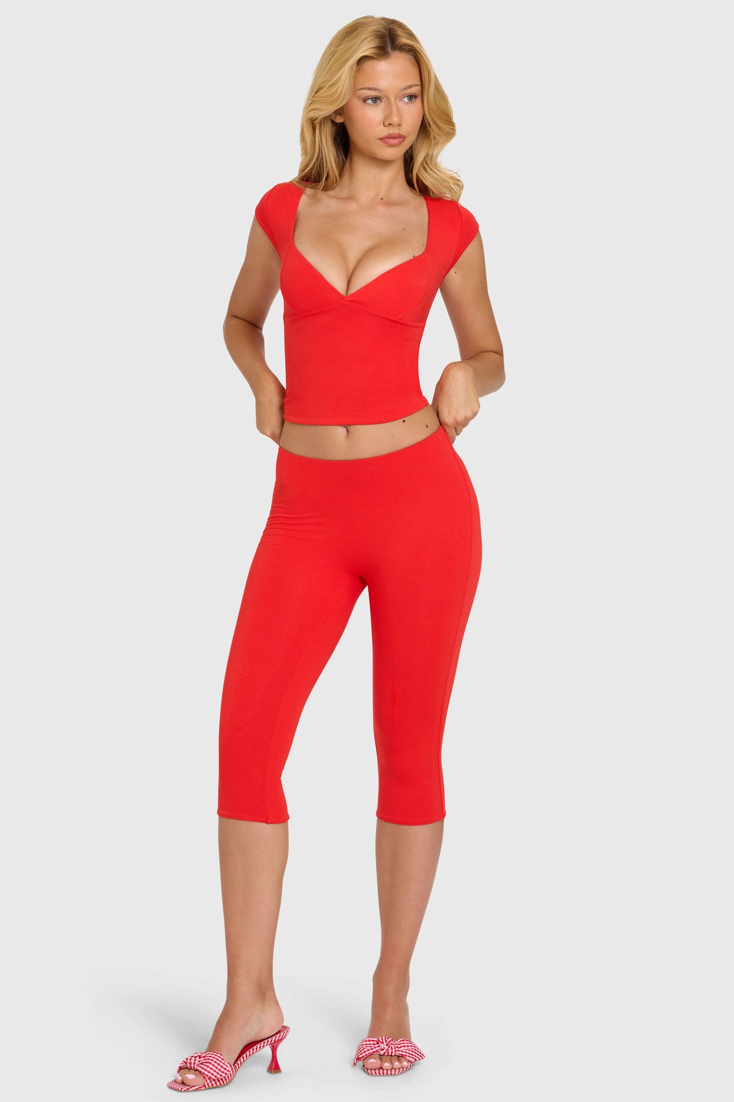 Modal Capri Leggings in Cherry
